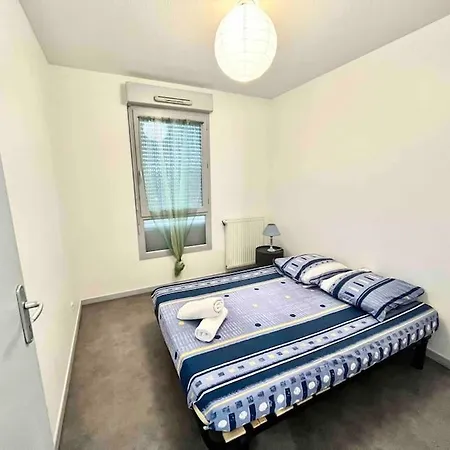 Appart' Lumineux/terrasse/piscine/proche Centre Apartment *