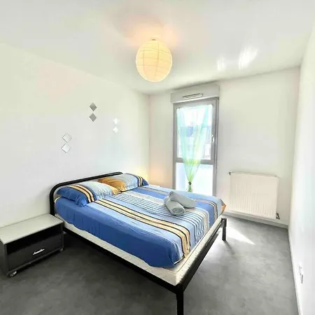 Appart' Lumineux/terrasse/piscine/proche Centre Apartment